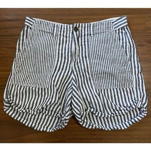 Gap Girlfriend Chino Shorts Women's Size 6 Charcoal Gray and White Striped Linen